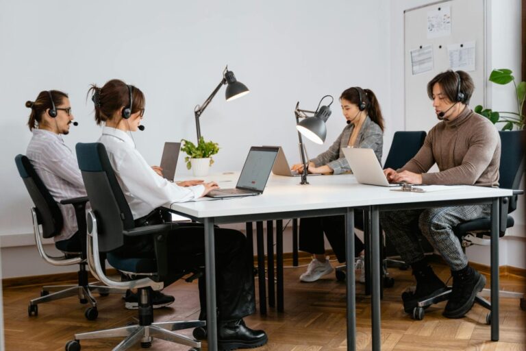 agentes de IA en empresas conectando sistemas y procesos